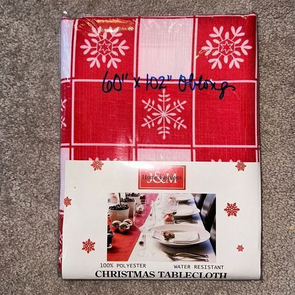 Snowflake ❄️ Christmas Tablecloth by J & M Home Fashions! - Picture 1 of 3